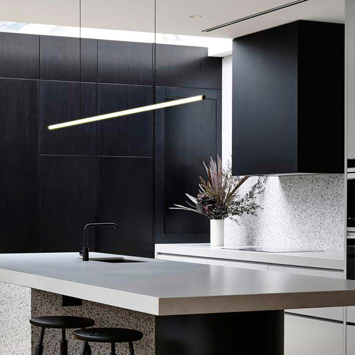 RHEAT36 Ceiling Suspended Profile Light – a sleek 36mm cylindrical aluminium LED fixture for modern interiors