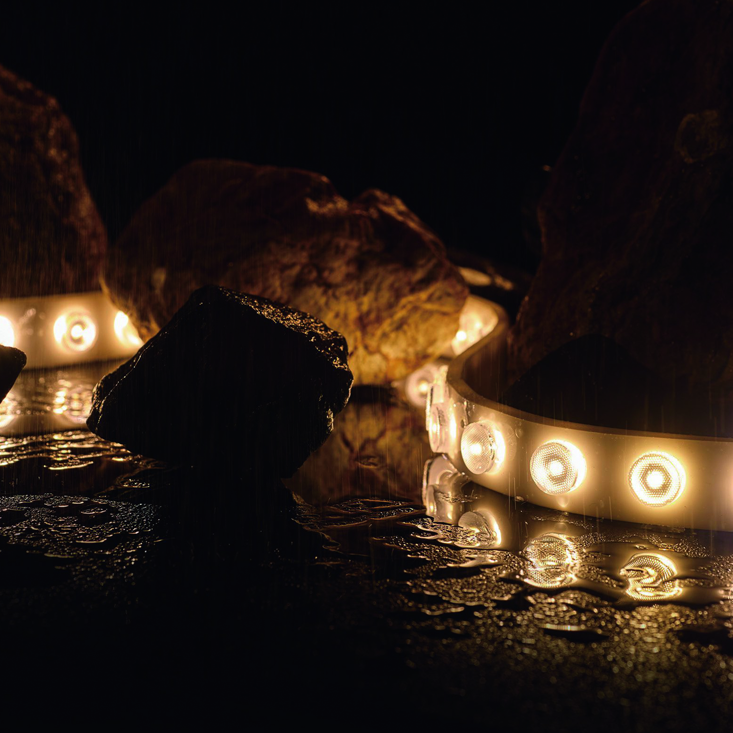 Flexi Wall Washer Neon Flex Light installed in a modern architectural facade.