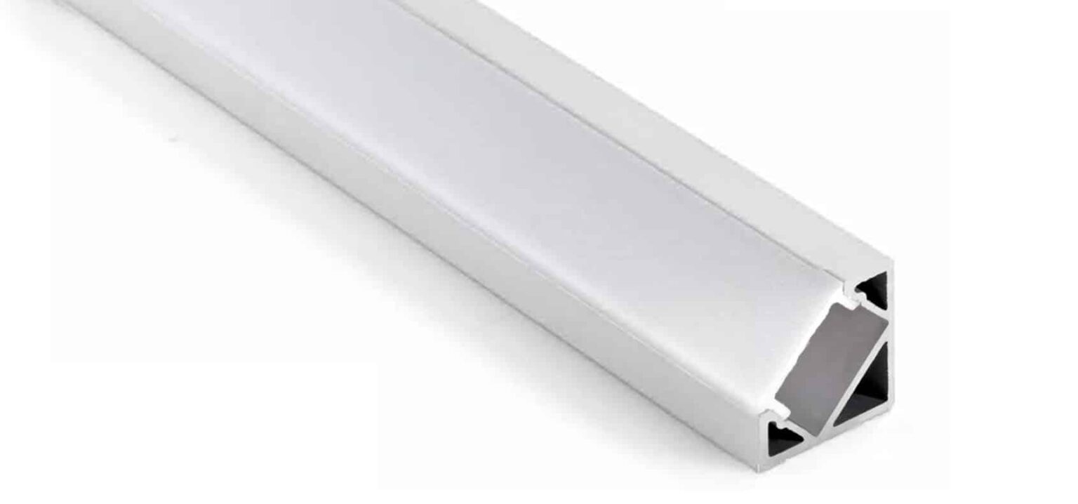 RHEALP007-R extruded aluminum LED profile with opal diffuser in matte white finish.