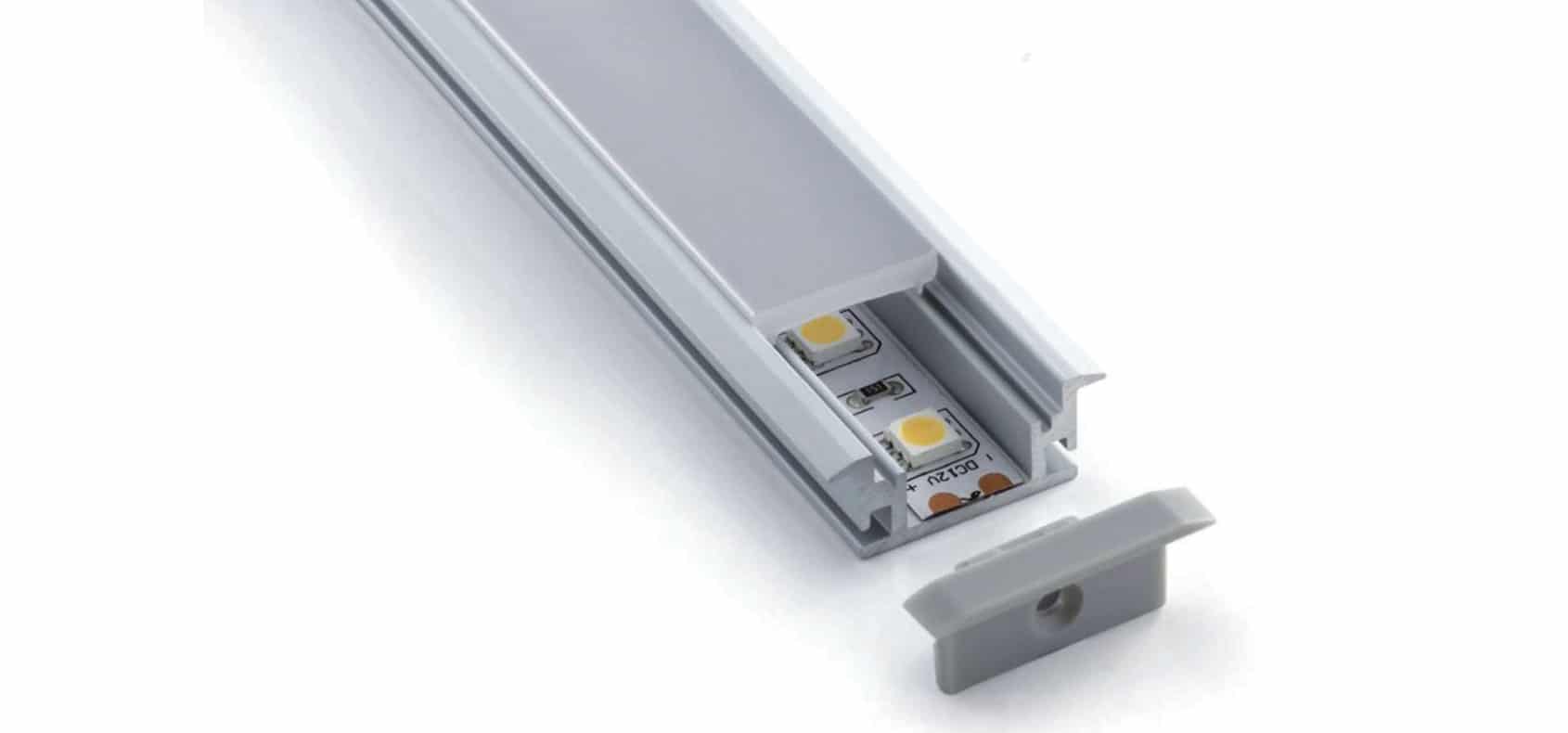 RHEALP033 aluminium LED profile with diffused cover — regular profile lighting component.