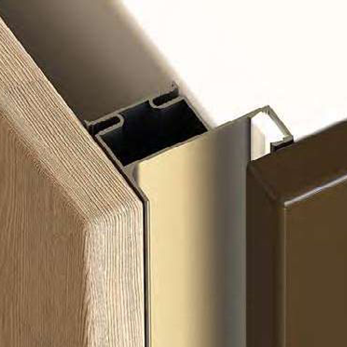 Gola V Vertical Handle Profile Lighting RLL‑GOLA‑L‑V2 installed on kitchen cabinet edge