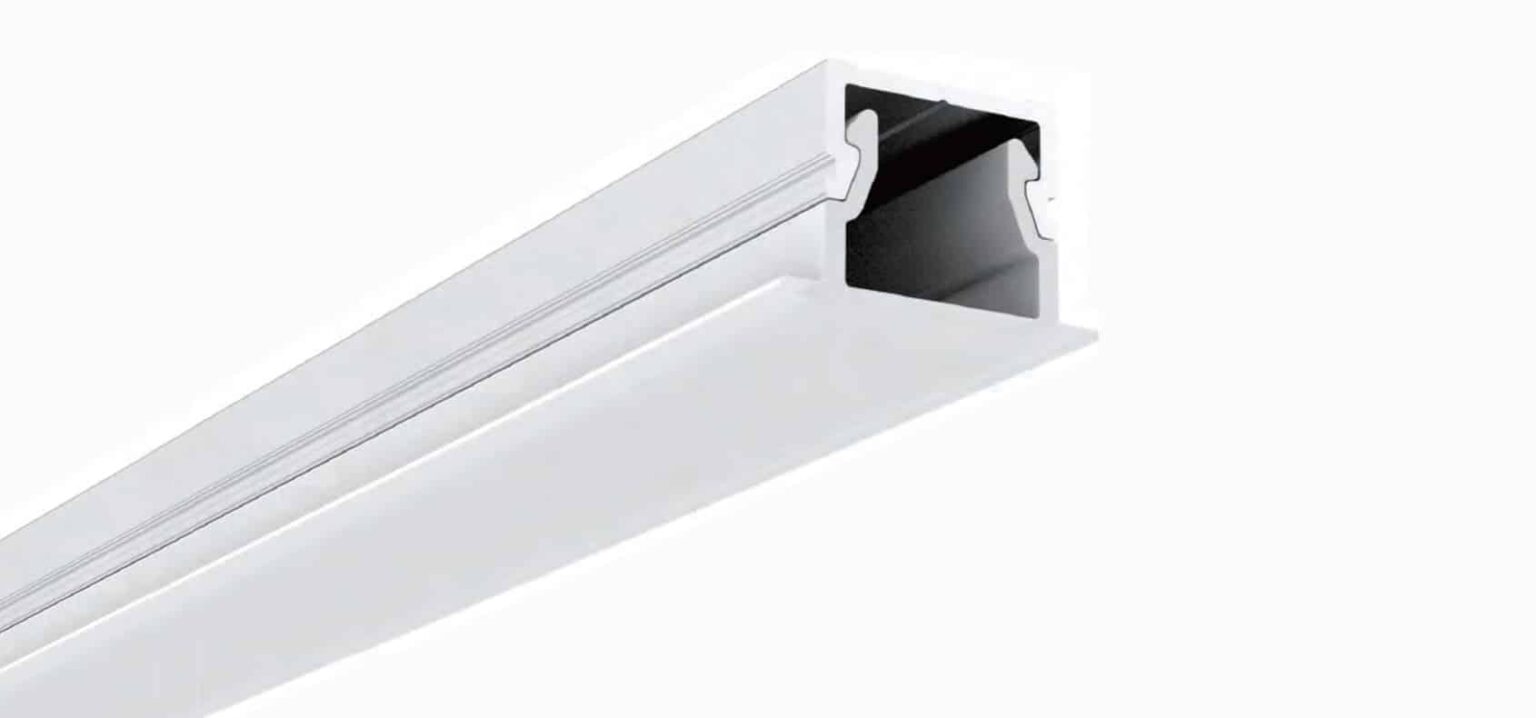 RHEALP139 profile light installed in ceiling cove.