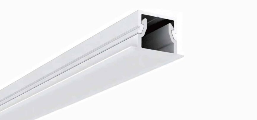 RHEALP139 profile light installed in ceiling cove.